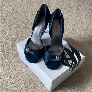 Nine West teal open toe pumps, size 8.5